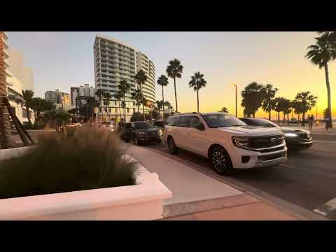 Видео: ПРИГЛАШАЮ ВАС НА ПРОГУЛКУ ПО ВЕЧЕРНЕМУ КЛЕРВОТЕР БИЧ ВО ФЛОРИДЕ 