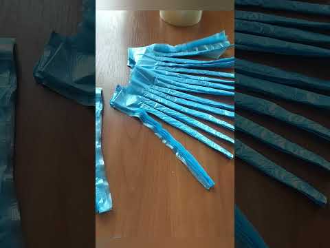 Видео: Виготовляємо помпони для танцю