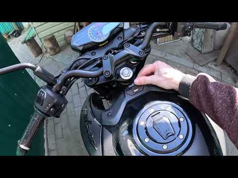 Видео: Bajaj Pulsar N250, мой первый мотоцикл