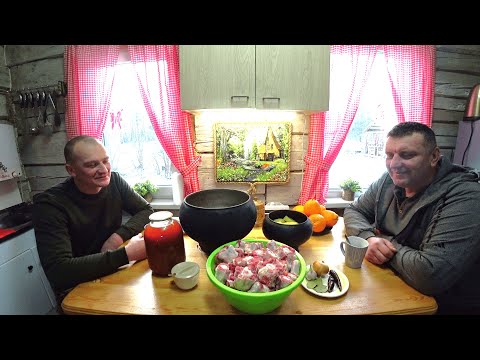 Видео: МОЯ ЖИЗНЬ в ЛЕСУ на КРАЮ БОЛОТА, ПИТАЕМСЯ ХВОСТАМИ ЖИВОТНЫХ. №335