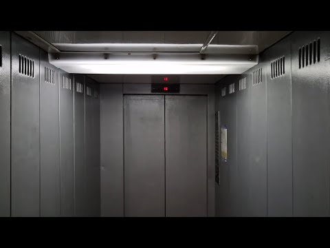 Видео: ↔️ДВУСТОРОННИЙ ЛИФТ КМЗ 2006 ГОДА // Ленинградский проспект 52к2 (г. Ярославль)