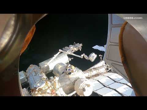 Видео: Cброс мусора манипулятором Canadarm