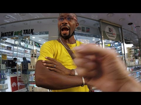 Видео: Доверились бы вы ему? Дубайские мошенники-попрошайки разоблачены