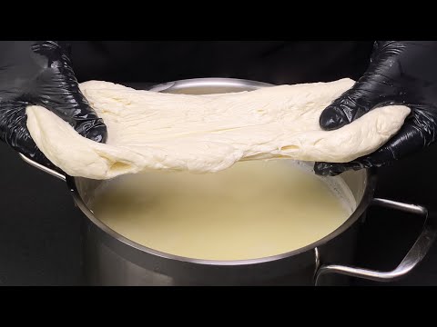 Видео: Всего 3 ингредиента! Простой и вкусный рецепт МОЦАРЕЛЛЫ
