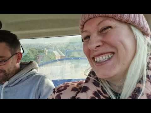 Видео: Блондинка на ТРАКТОР