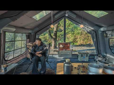 Видео: Постройте уютную надувную палатку и устройте кемпинг в лесу - | Релакс | ASMR | Уютно