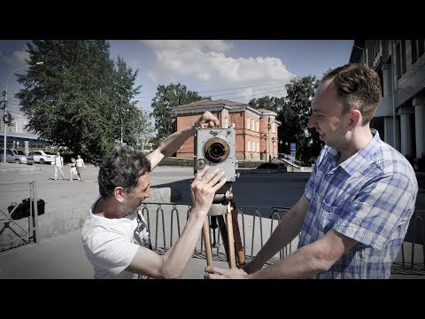 Видео: Снимаем старой кинокамерой Debrie Parvo с ручным приводом на кинопленку