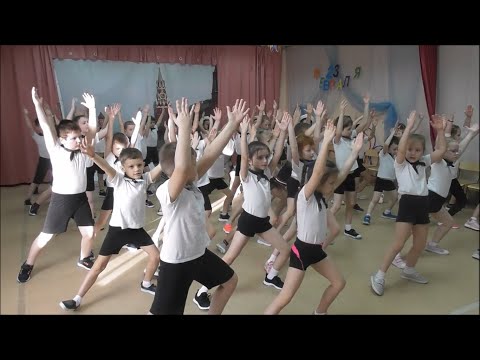 Видео: Физкультурная разминка «Идет солдат по городу». Ведущая - Перышкова Наталья. Мы танцуем, мы играем