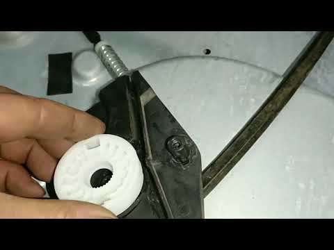 Видео: Ремонт склопідіймача SKODA FABIA  (частина 2)