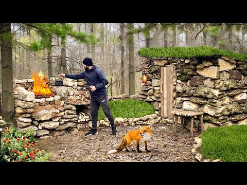 Видео: Строительство камина-барбекю возле каменной хижины | фотоохота