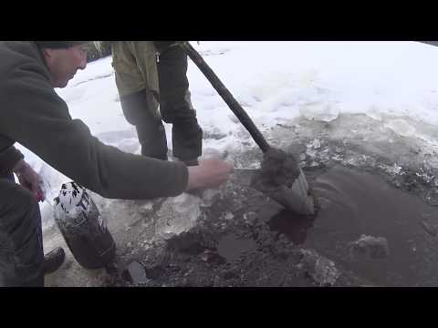 Видео: Дешембинское озеро в Тайге.Набрали лечебную грязь (сапропель)