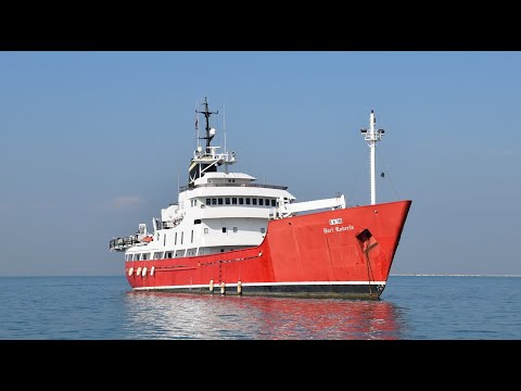 Видео: Яхта ледового класса EXPLORER PROJECT длиной 81 м с вертолетной площадкой / Барт Робертс / Полный...