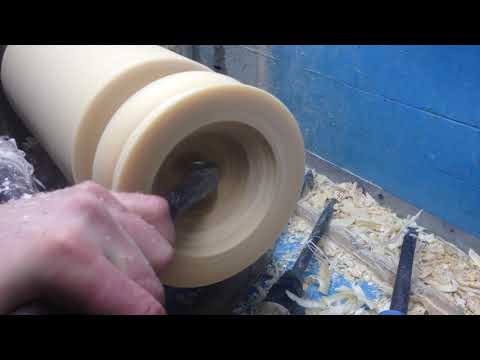 Видео: выточил чашку из сырой осины да ещё кое что рассказал