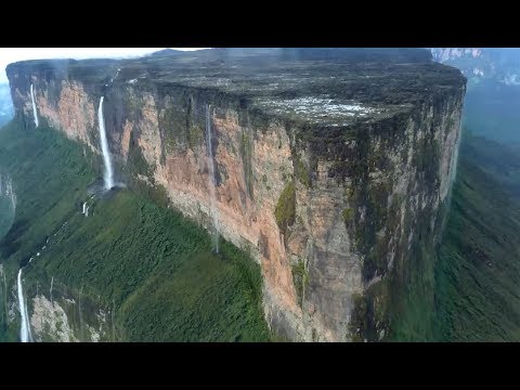 Видео: Плоская гора Рорайма в Венесуэле и её удивительные водопады.