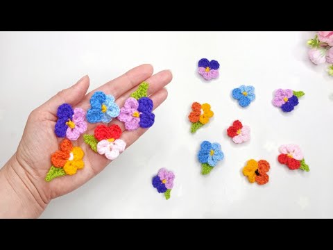 Видео: 🌸Самые простые и Оригинальные🌸Как вязать маленькие ФИАЛКИ крючком🌸Цветы амигуруми🌸