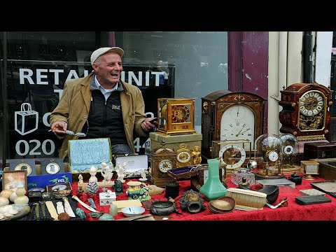 Видео: Другой Питер | Блошиный рынок: оружие, иконы, антиквариат. Почему люди прячут лица?