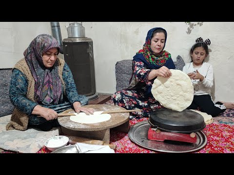 Видео: Жизнь в иранской деревне | Готовим сэндвич с курицей и горячим традиционным хлебом