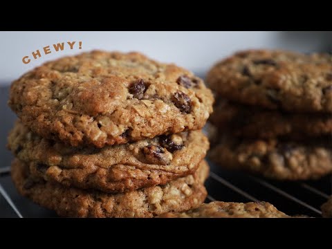 Видео: Лучший рецепт Овсяного печенья с изюмом! Жевательная мягкая сердцевина, хрустящие края.