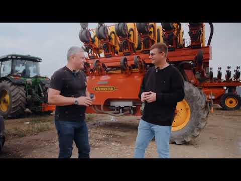 Видео: Бизнес с нуля на Алтае. Часть 1. Парк техники и семенной завод ГК Приоритет