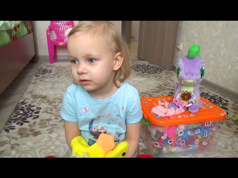 Видео: ВЛОГ Алиса заболела ♡ Разбираем игрушки ♡ Приветы для подписчиков