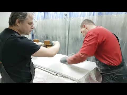 Видео: Как самостоятельно научиться шпаклевать Покраска Honda Accord подготовка двери часть4