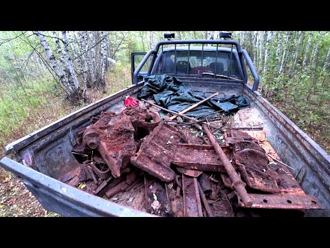Видео: Искали "ковш", а нашли много других деталей от тракторов.