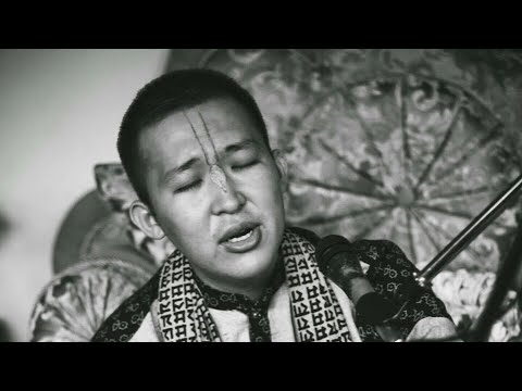 Видео: Садху Санга-Мукунда прабху-киртан