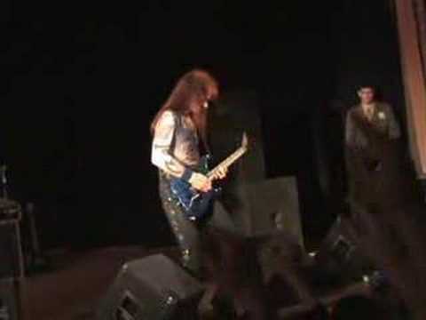 Видео: Маврик, Артём Стыров "На осколках веры"