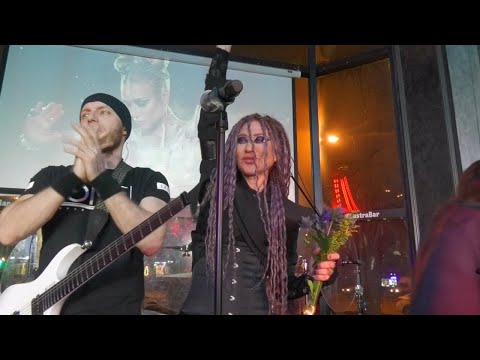 Видео: ЛИНДА - Психи - на бис (LЮSTRA Bar, г. Москва) [1080p] - 04.04.2024