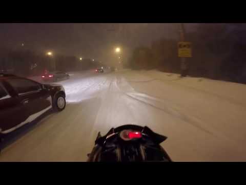 Видео: На снегоходе по городу