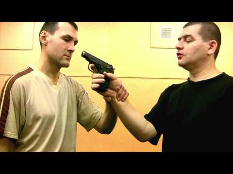 Видео: РАБОТА С ПИСТОЛЕТОМ