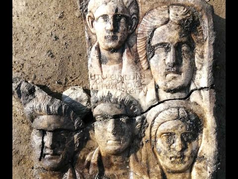 Видео: Откриха мраморна плоча с изобразено цяло семейство в Хераклея Синтика
