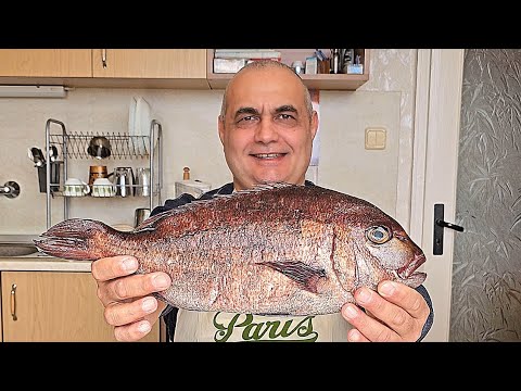 Видео: Как лесно да махнем люспите и вътрешностите на рибата Фагри? Подготовка на риба преди да се сготви!