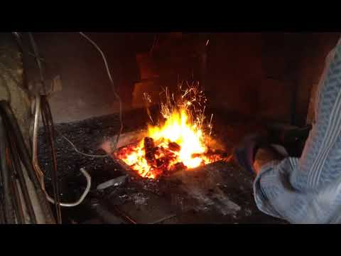 Видео: Работа с Крицей в Кузнице Часть 2