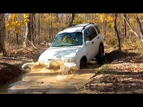Видео: Оффроад Сузуки Эскудо на бездорожье | Тест самодельных цепей | Владивосток