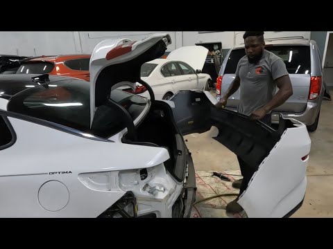 Видео: KIA OPTIMA 2018 года как снять задний бампер и задний фонарь с автомобиля