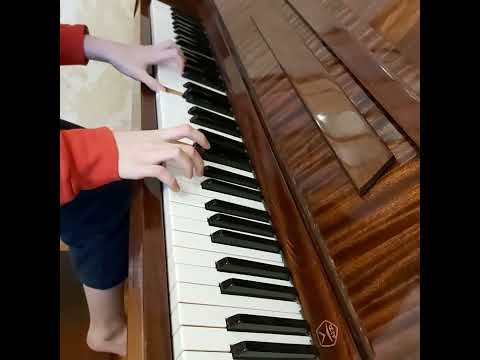Видео: М. Круг Девочка пай на пианино