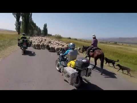 Видео: Киргизия на мотоцикле. Иссык Куль. Чолпан Ата. День 6. Семеновское и Григорьевское ущелья.