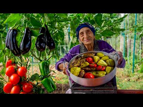 Видео: 🍅🍆🫑 Долма «Три сестры»: бабушка готовит традиционную азербайджанскую еду