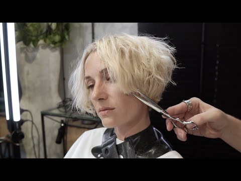 Видео: КОРОТКАЯ СТРИЖКА ДЛЯ КУДРЯВЫХ ВОЛОС с дисконекцией - НИКИТОЧКИН