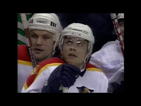 Видео: Павел Буре vs Петер Форсберг: дуэль хет-триков