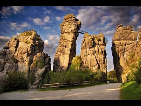 Видео: Место силы Externsteine в Германии.