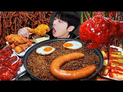 Видео: АСМР МУКБАНГ | Жареный цыпленок, лапша с черной фасолью, кимчи, рецепт колбасы есть звук!