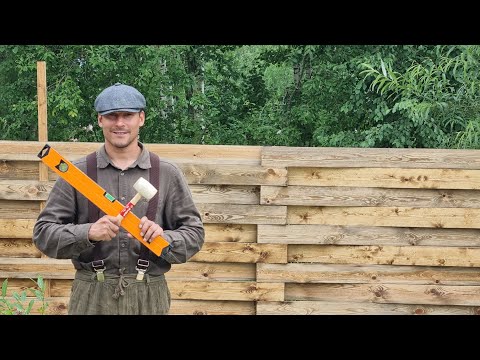 Видео: Самый дешевый забор. Альпийская плетенка. Деревянный забор за 1 день.