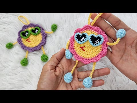 Видео: как связать крючком брелок с цветком Матильды (с субтитрами)
