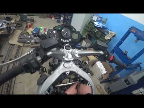 Видео: Yamaha FJR 1300. Вскрыл клапанную крышку, смотрим зазоры. Подготовка к мотосезону 2022. Часть 8.