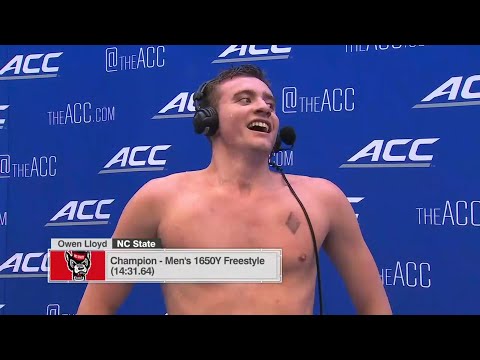 Видео: Величайший момент в истории плавания, когда мяч не лжет