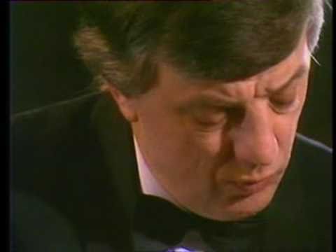 Видео: Raimonds Pauls "Sāpju lāses" ( "Капли боли" )