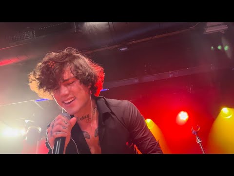 Видео: Xolidayboy - Сердце в огне /2-ой акустический концерт // Москва, 17 сентября 2023