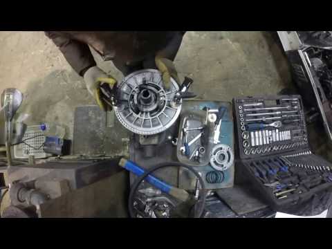 Видео: Разбираем ведомый вариатор снегохода #Рысь Брысь